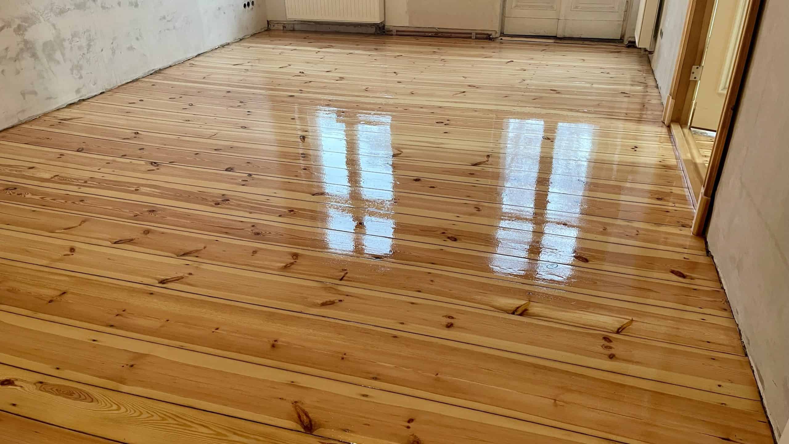 Dielensanierung in Berlin und Brandenburg